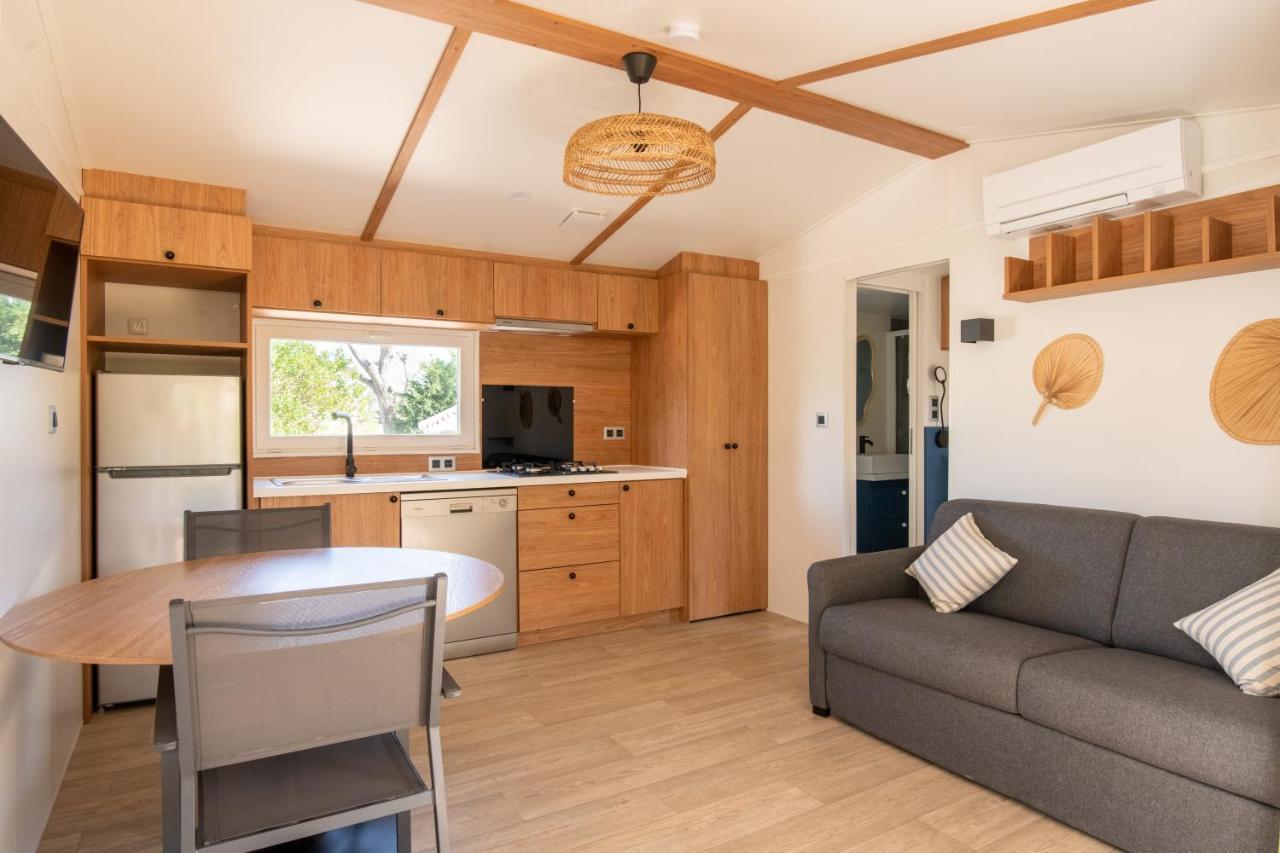 Hotel Toison D'Or Ramatuelle Esterno foto Interior of a mobile home