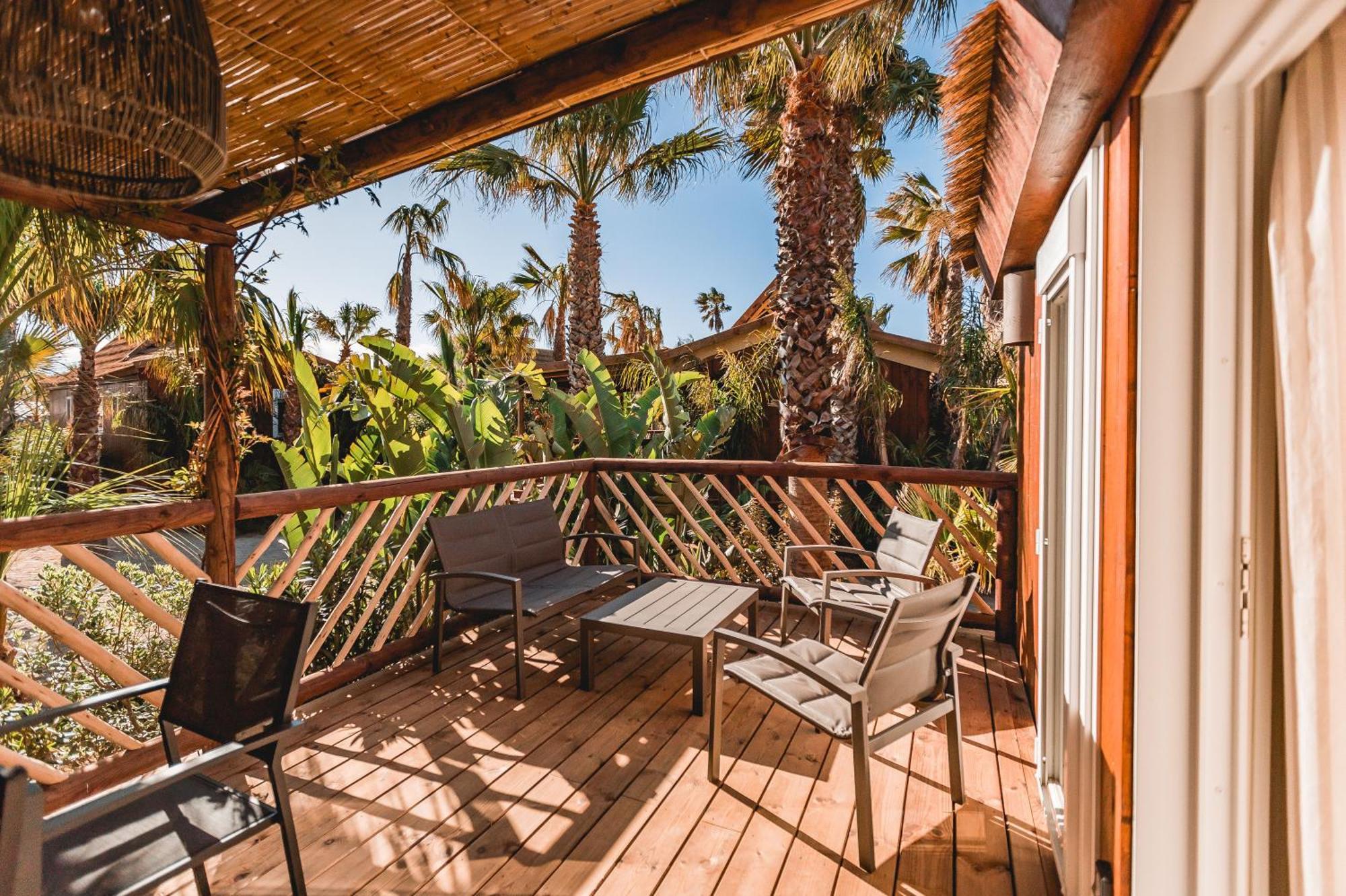 Hotel Toison D'Or Ramatuelle Esterno foto A balcony in a hotel
