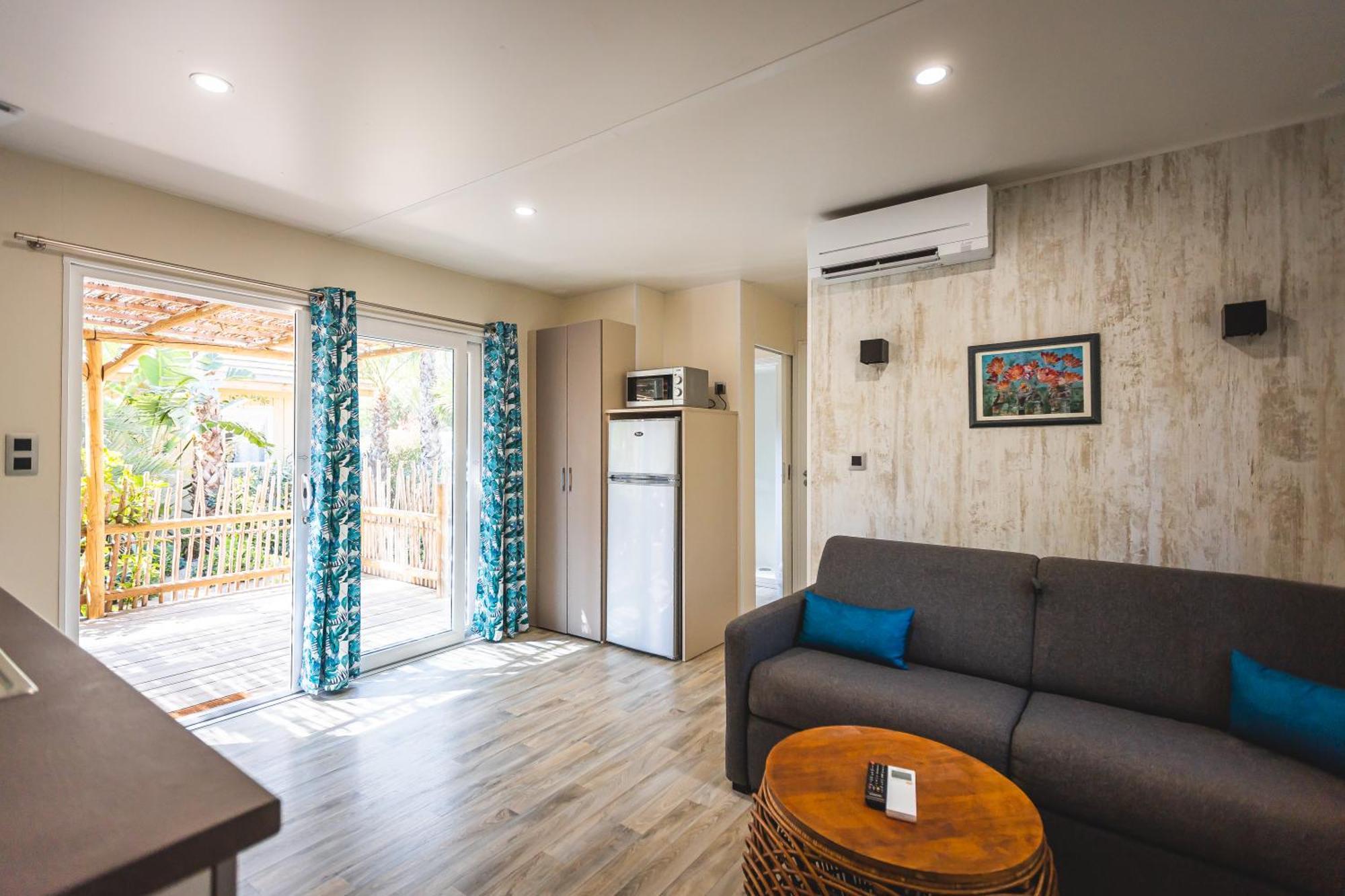 Hotel Toison D'Or Ramatuelle Camera foto Living room in a mobile home